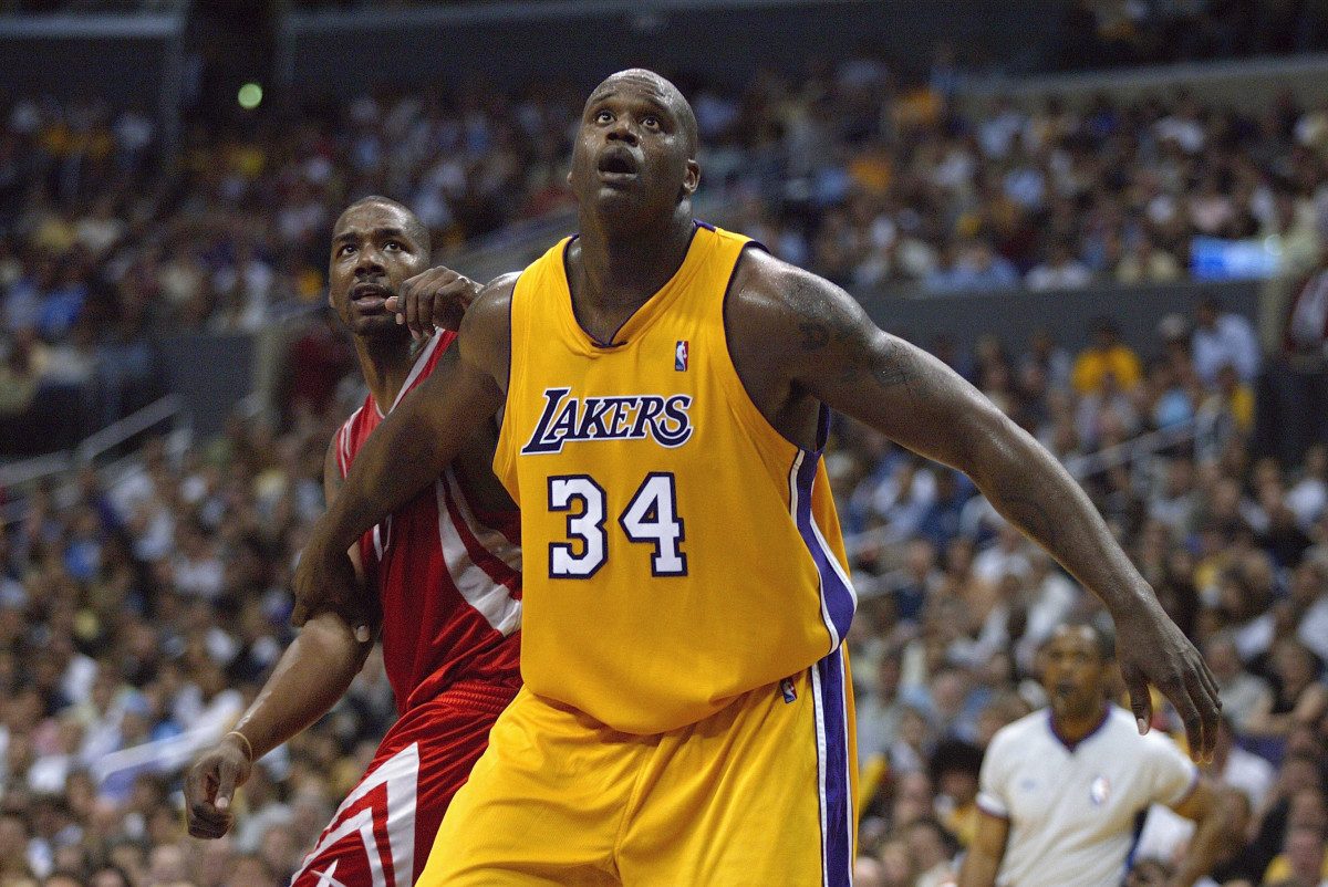 shaquille-oneal-takes-a-shot-at-modern-day-big-men-guys-dont-want-to-get-down-there-and-bang-4086269